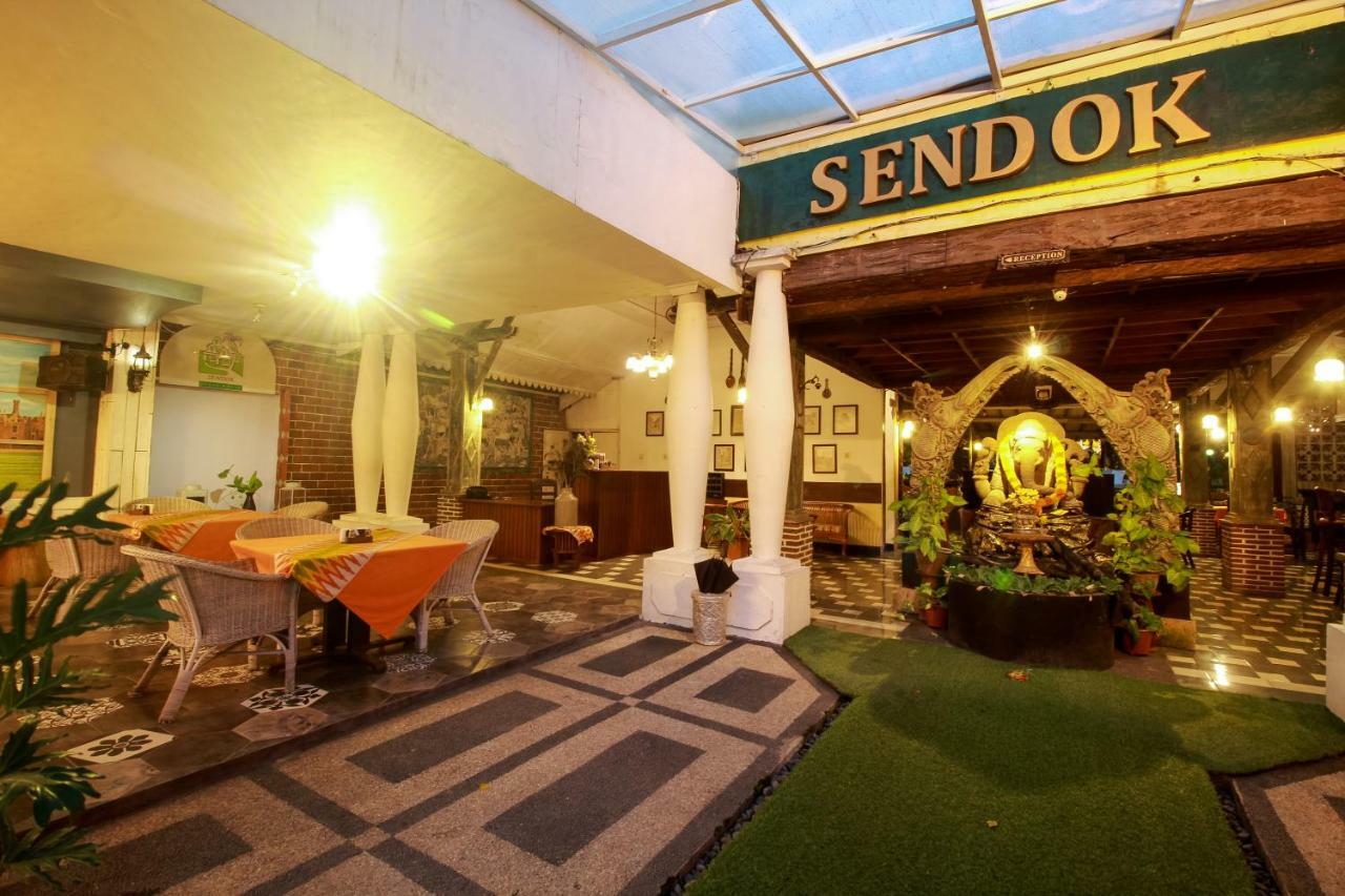 Sendok Hotel Mangsit Exterior foto